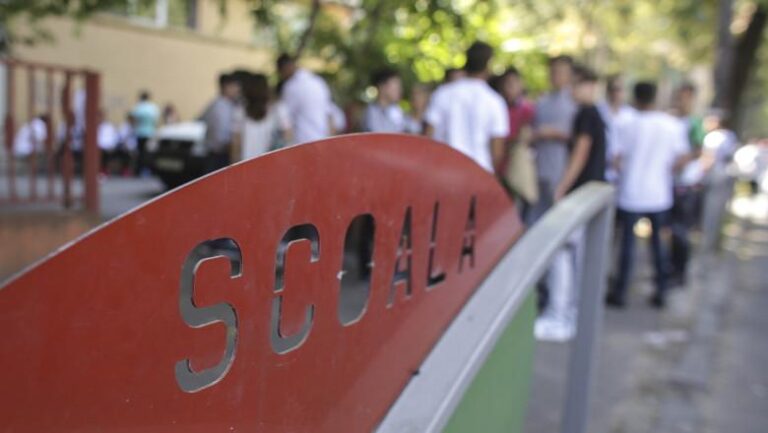 Cardurile educaţionale: Sumele de 500 de lei pot fi utilizate până pe 31 august 2025