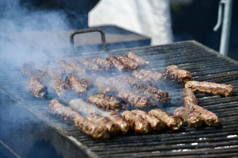 Cei mai buni mici din București: Alternative când Oborul e aglomerat