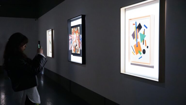 Controverse în arta contemporană din București: Tablouri atribuite lui Kazimir Malevici contestate
