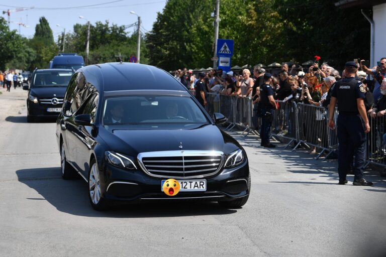 Controversele în jurul înmormântării lui Ion Iliescu: De ce dricul nu avea numere de București?