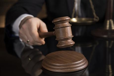 Curtea de Apel suspendă soluționarea cazurilor aflate în judecată