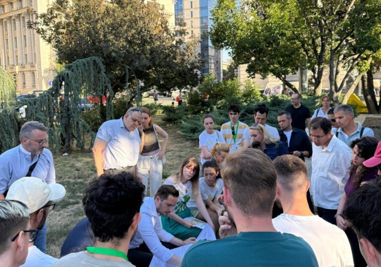 Discuții privind parcarea MAI din Piața Revoluției: Primăria Capitalei anunță formarea unui grup de lucru pentru soluții