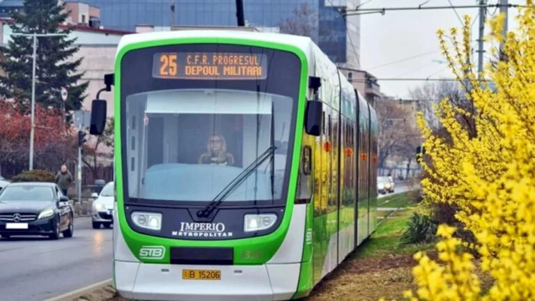 Incident medical în tramvai: Călător în stare de urgență, liniile 10, 11 și 25 blocate, autobuz navetă 625 înființat