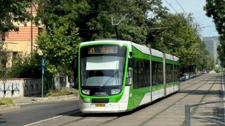 Linia de tramvai 41 revine de mâine pe traseu. Autobuzele 641 și 643, introduse temporar pentru preluarea bucureștenilor, vor fi desființate