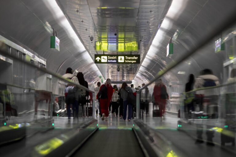 Noutăți de pe Aeroportul Henri Coandă: Scanere noi pentru bagaje de cabină