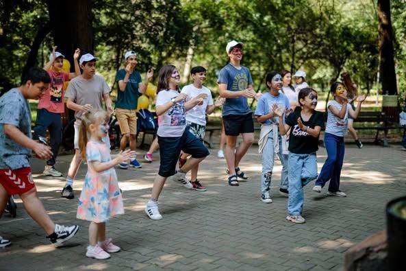 Petrecere în aer liber pentru toate vârstele