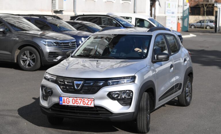 Primăvara aduce 52 de Dacia Spring la Poliția Locală a Capitalei