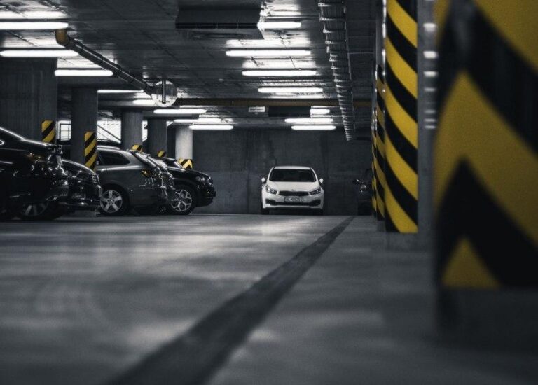 Problema parcării ilegale în București: Sume impresionante neîncasate