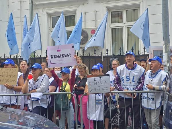 Protestul continuă: Ziua 10 de mobilizare pentru educație