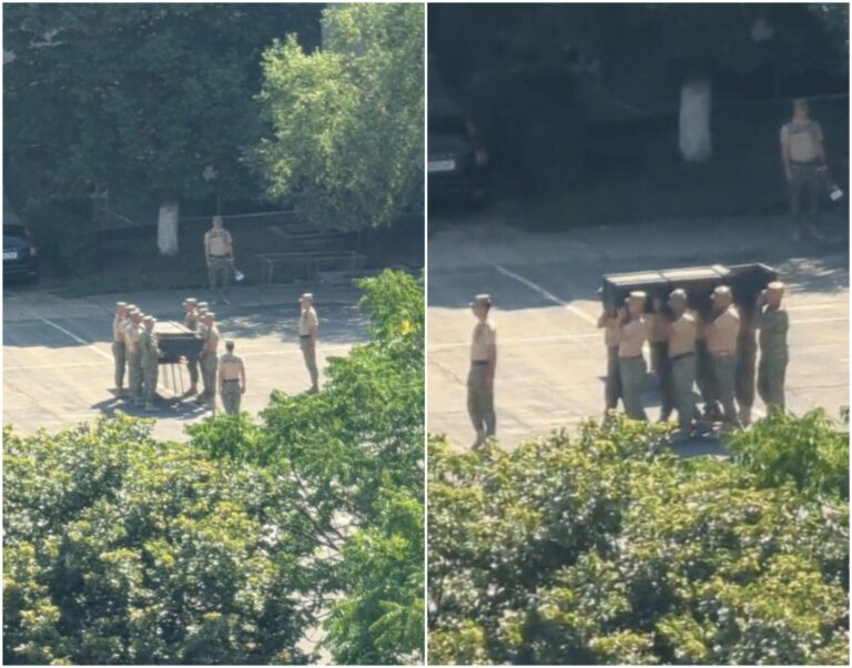 Repetiții pentru funeraliile lui Ion Iliescu, surprinse de un bucureștean