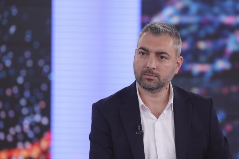 Sebastian Popescu, fost candidat la prezidențiale, se prezintă la Poliție pentru control judiciar
