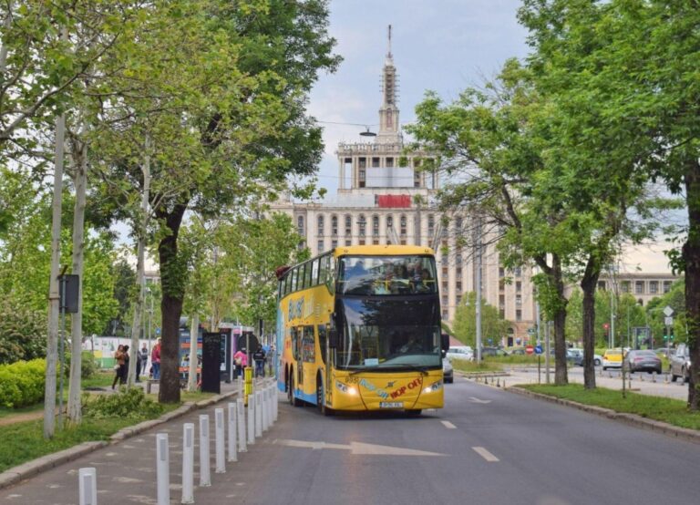 Autobuzele cu etaj Bucharest City Tour adoptă programul de toamnă