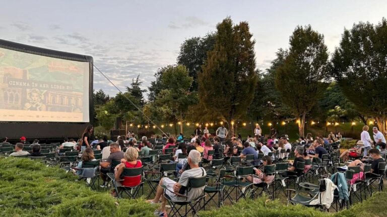 Cinema în aer liber: Filme noi pe Insula Artelor din Parcul Titan