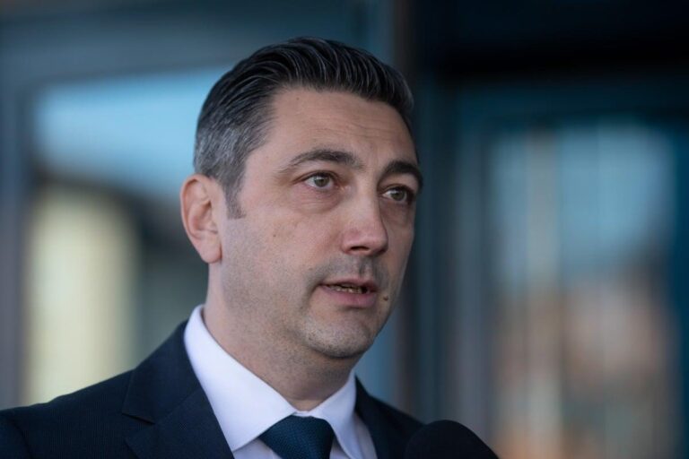 Conferință de presă despre războiul hibrid susținută de procurorul general