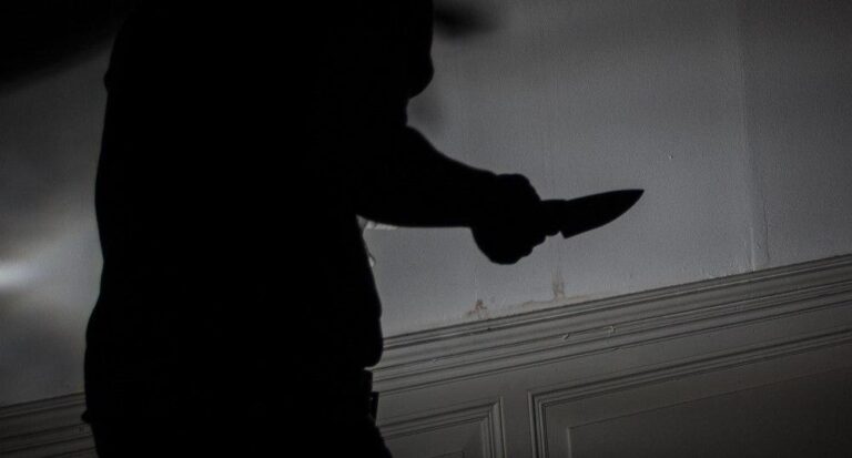 Conflict violent într-un mall din București: bărbat înjunghiat de fostul iubit al partenerei sale