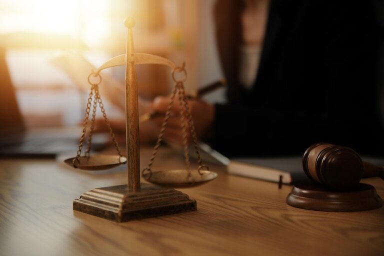 Curtea de Apel București suspendă un dosar privind tratamentul unui bolnav de cancer