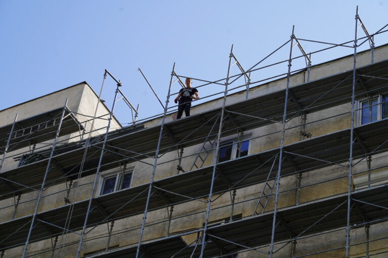 Reabilitarea termică și eficiența energetică a blocurilor din București – cum se diferențiază sectoarele Capitalei