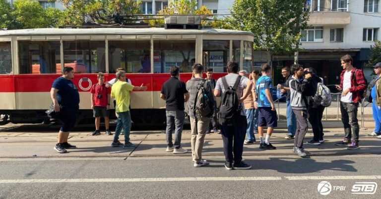 Expoziție cu tramvaie de epocă pe Bulevardul Gheorghe Duca, în perioada 20-21 septembrie