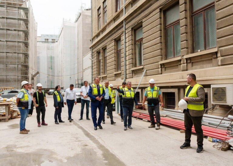 Finalizarea lucrărilor la Facultatea de Istorie din Bucureşti