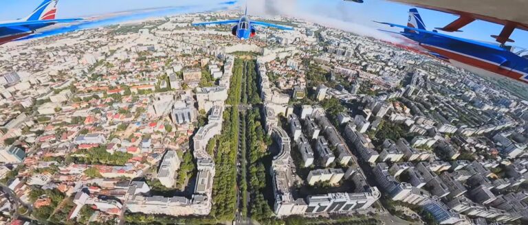 Imagini spectaculoase surprinse deasupra Capitalei de piloții de elită din Patrouille de France