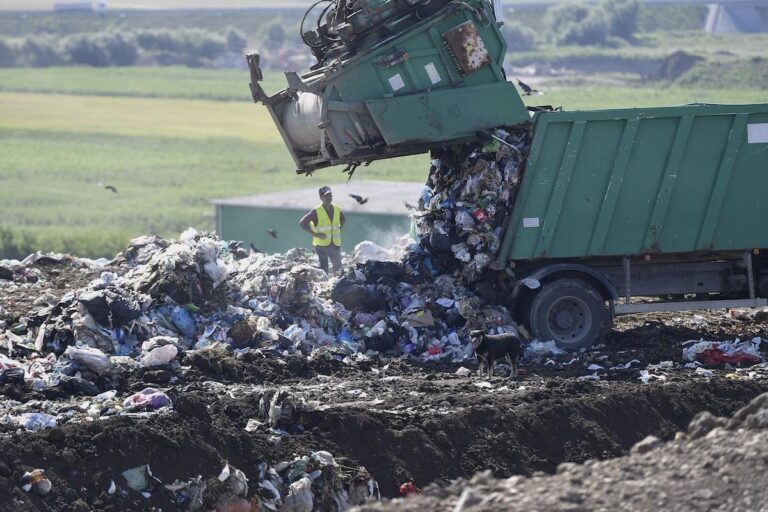 Impactul poluării generat de colectarea gunoiului în București