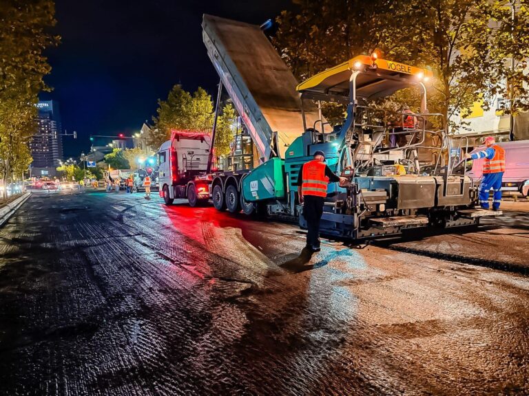 Lucrările de asfaltare pe bulevardele din București au început în timpul nopții