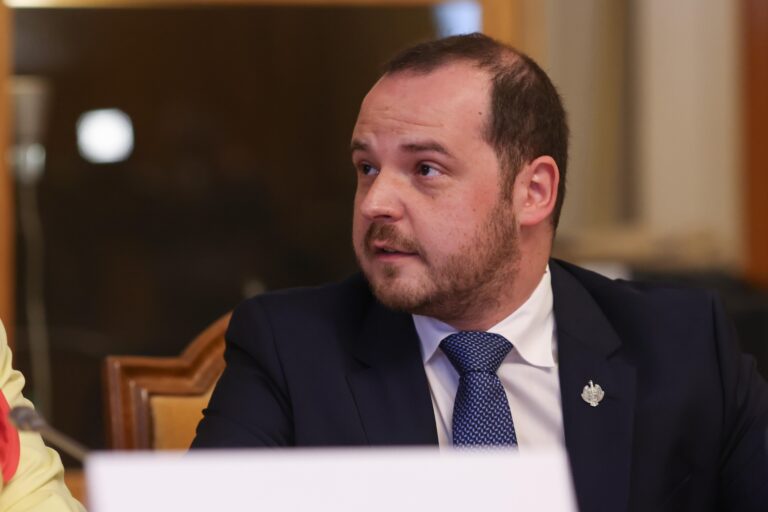 Managerii spitalelor publice, obligați să publice date despre activitate pe site-uri