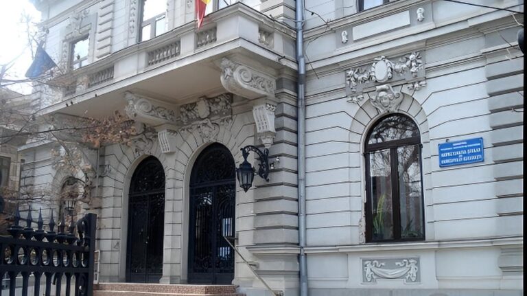 Mobilizare de urgență în școlile din București, după o amenințare anonimă