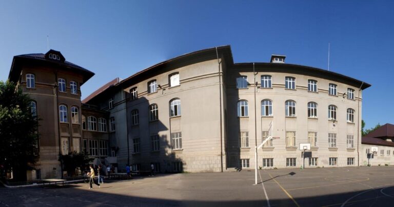 Modernizarea Colegiului Național „Tudor Vianu” revine în atenția Consiliului Local pentru corectarea unei erori financiare