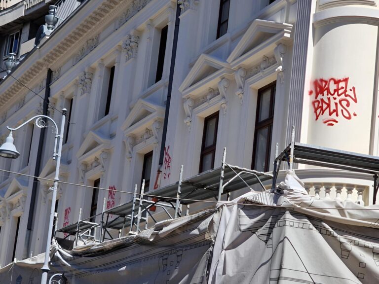 Palatul Nifon de pe Calea Victoriei, vandalizat în timpul restaurării