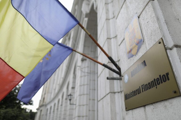 Protest al sindicaliștilor din domeniul financiar în fața Ministerului Finanțelor