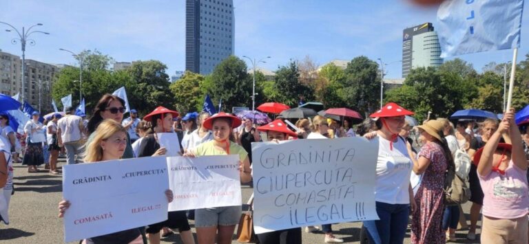 Proteste ale sindicatelor din educație în Piața Victoriei: Apeluri la demisie și solidaritate