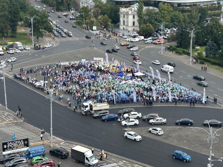 Sindicaliștii continuă protestele, premierul promite dialog