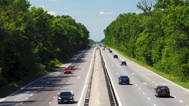 Șoferii vitezomani nu mai au scăpare: Camerele video de supraveghere a traficului vor calcula și viteza medie a mașinilor