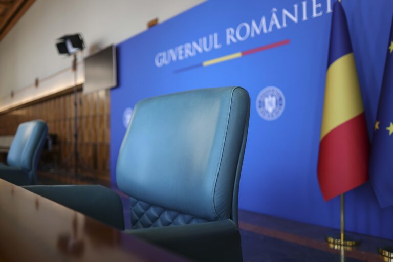 SCCANDAL la Palatul Victoria: angajații acuză intimidări!