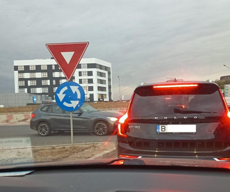 Traficul pe Pasajul Domnești, complet blocat în direcția București