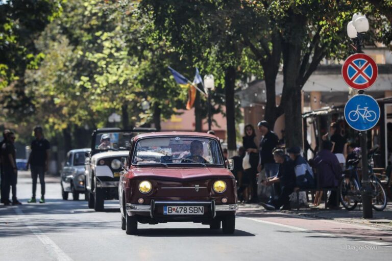Zeci de mașini istorice pornesc de la Palatul Regal spre Giurgiu, în weekend, la Raliul Memorial „Giurgiu 1904”