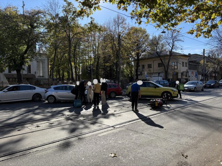 Accident pe Bulevardul Pache Protopopescu blochează tramvaiele