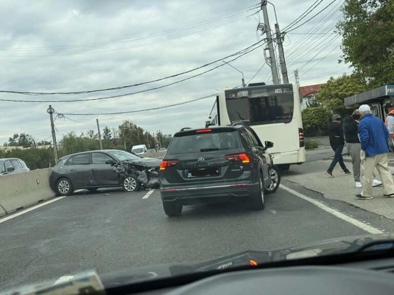 Accident pe DN1, în zona Săftica, pe sensul dinspre București spre Ploiești. Traficul este îngreunat
