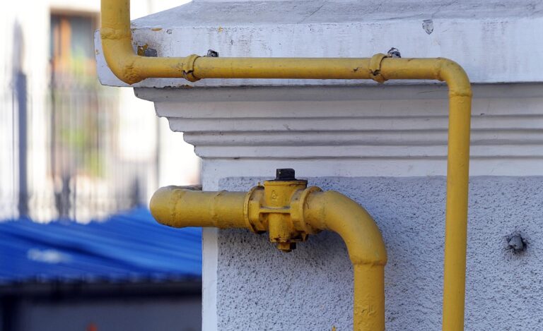 Avarie în rețeaua de gaze pe Strada Puțul lui Crăciun, afectând aproape o mie de clienți