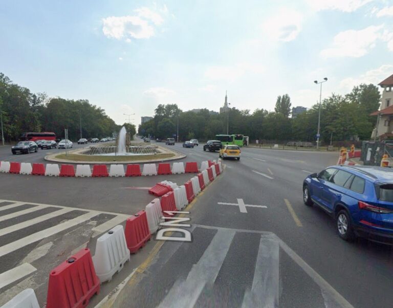Avertisment pentru șoferi și pietoni la Fântâna Miorița, trecerea de pietoni devine un risc major