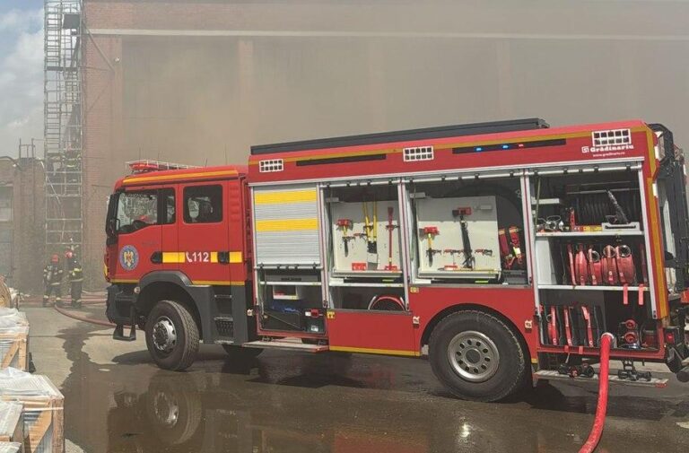 Evacuare de urgență într-un mall din București din cauza unui miros suspect de gaz