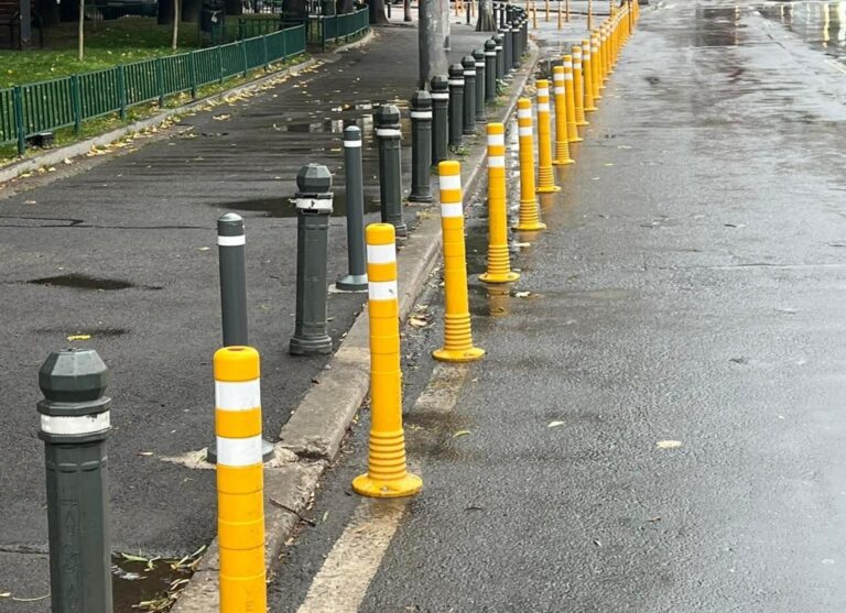 Inovație în București: Stâlpișori Însoțitori pe Șoseaua Mihai Bravu