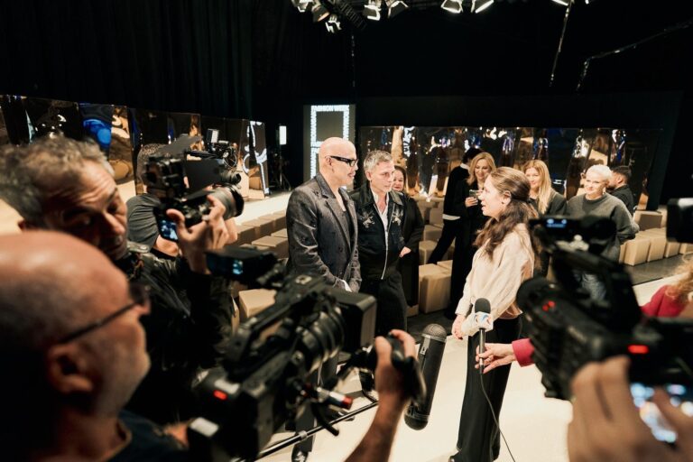 Întâlnirea Mirabelei Grădinaru cu tinerii designeri la Romanian Fashion Week București
