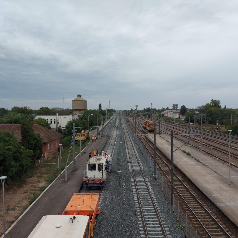 Întârzieri semnificative la trenurile din București din cauza cablurilor tăiate