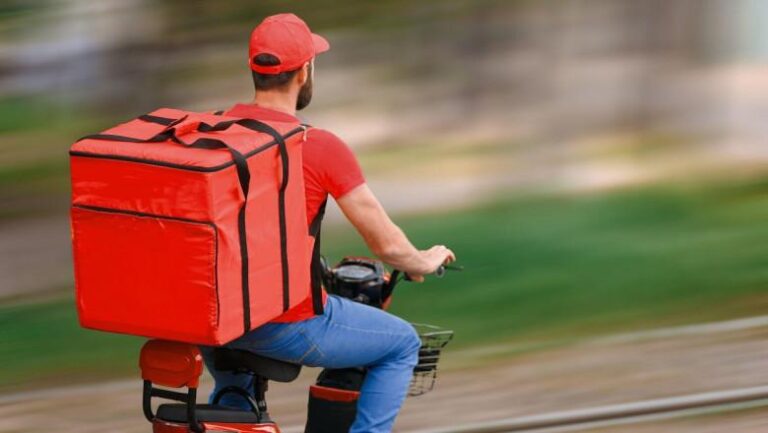 Livrator de mâncare, agresat violent în Sectorul 2 al Capitalei. Agresorul a fost reținut