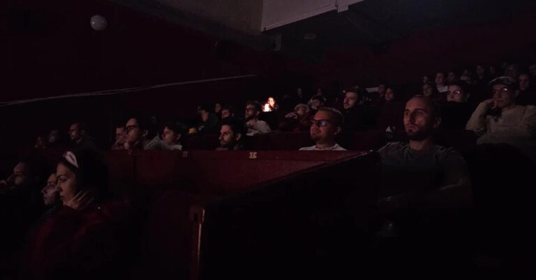 Maraton de Halloween la Cinema Europa 🧛🏻‍♀️ Cele 8 filme horror – de la clasice din anii ’60 și ’70 până la thrillere moderne, programate între 31 octombrie și 2 noiembrie