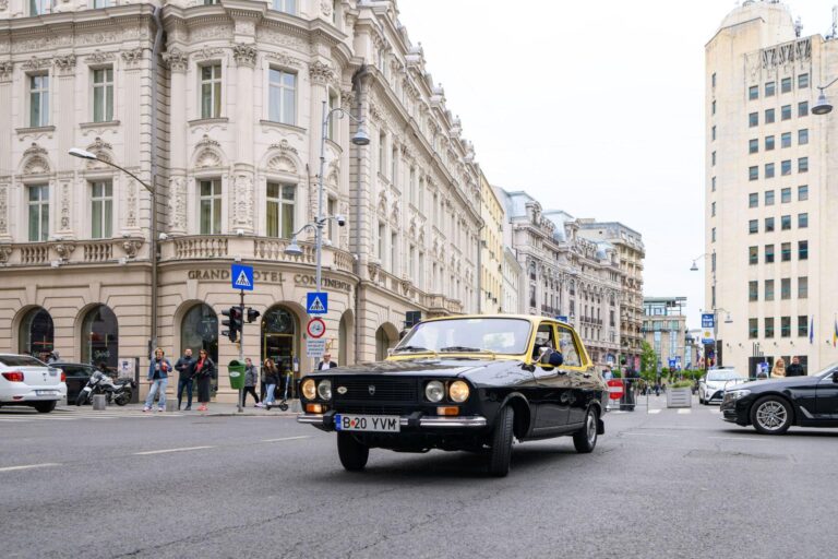 Mașini istorice din perioada socialistă, expuse la Biblioteca Națională în acest weekend