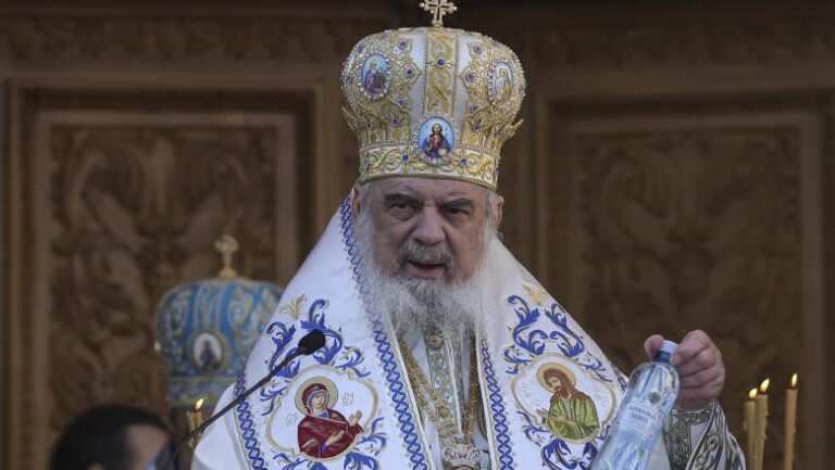 Patriarhul Daniel: Sfânta Cuvioasă Parascheva adună popoarele ortodoxe în rugăciune