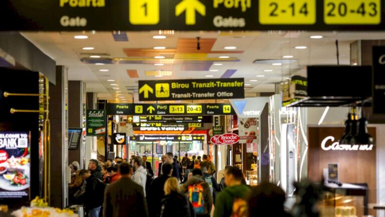 Prețuri exorbitante pentru apă la Aeroportul Otopeni